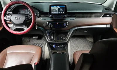 Hyundai Starex