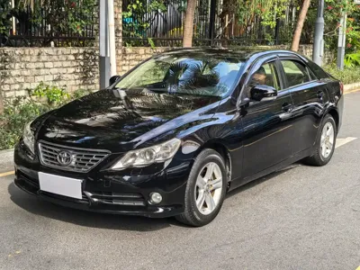 Toyota Reiz