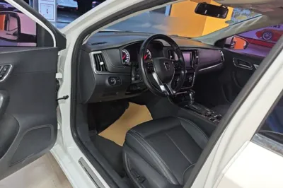 Roewe i6
