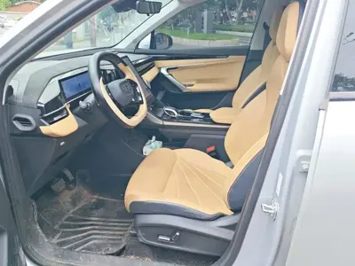 Geely Boyue L