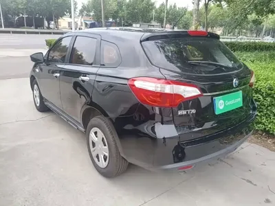 Venucia T70
