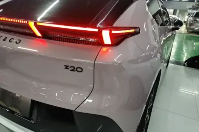 Lynk & Co Z20