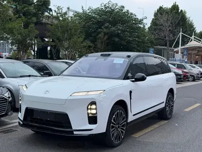 Nio ES8