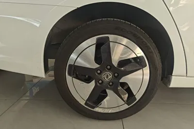 Dongfeng Aeolus E70