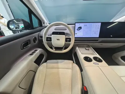 Li Auto 理想i8