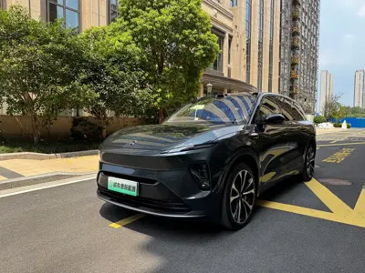 Nio ES8