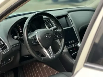 Infiniti Q50L