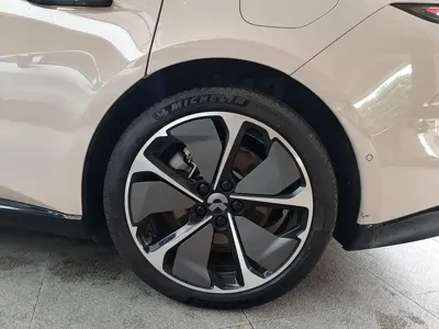 Nio ET5