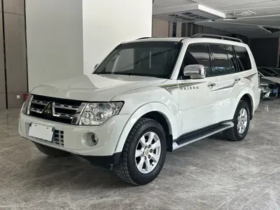 Mitsubishi Pajero (Import)