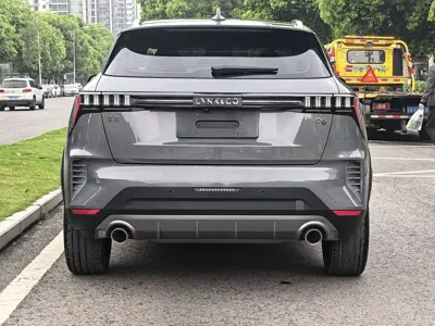 Lynk & Co 06