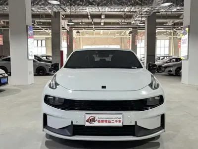Lynk & Co 03