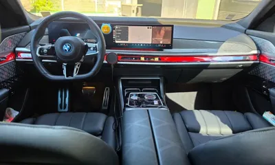 BMW i7