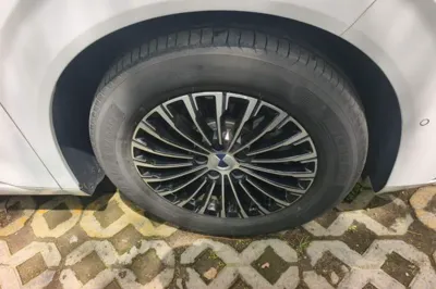Denza D9