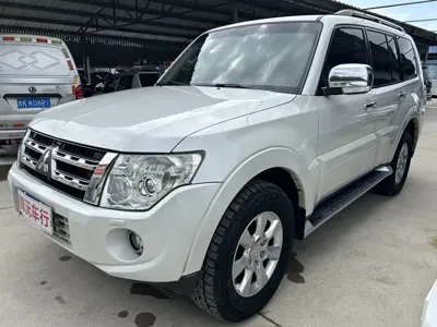 Mitsubishi Pajero (Import)