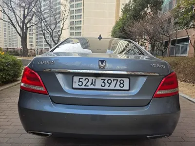 Hyundai Equus