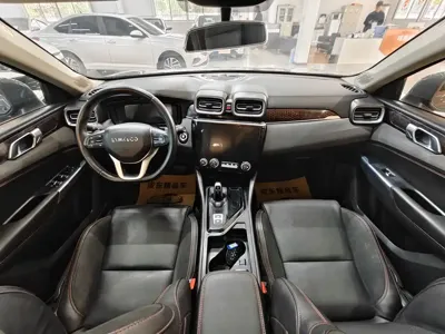 Lynk & Co 02