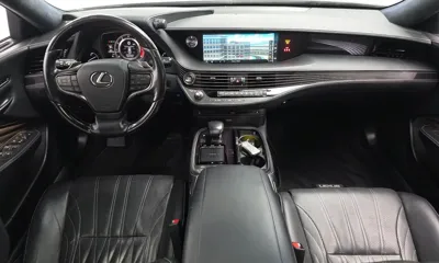 Lexus LS