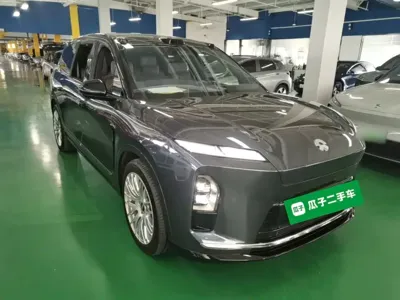 Nio ES8
