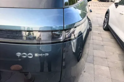 Lynk & Co 900