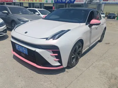 Lynk & Co 03