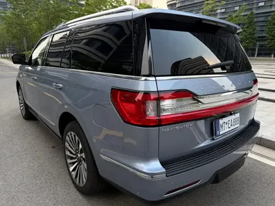 Lincoln Navigator