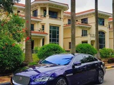 Jaguar XJ