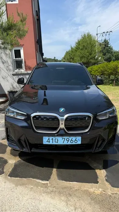 BMW iX3