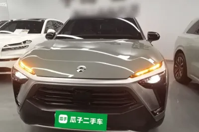 Nio ES8