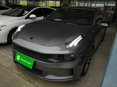 Lynk & Co 03