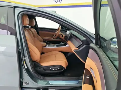 BYD 汉L