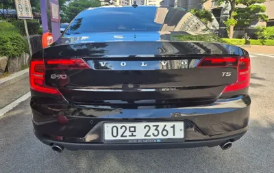 Volvo S90