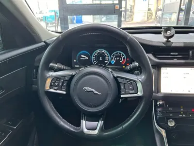 Jaguar XFL
