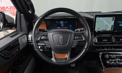 Lincoln Navigator