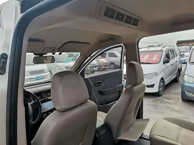 Wuling Rongguang V