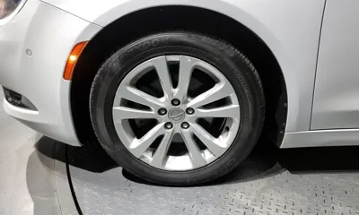 Chrysler 200