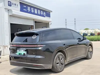 Li Auto 理想i8