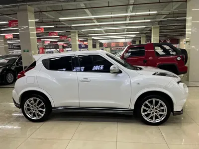 Infiniti ESQ