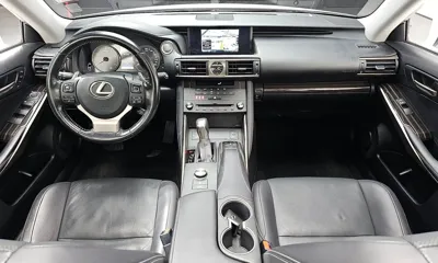 Lexus IS