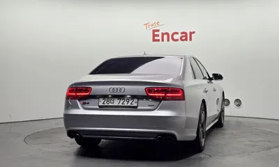 Audi S8
