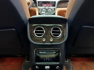 Bentley Bentayga PHEV