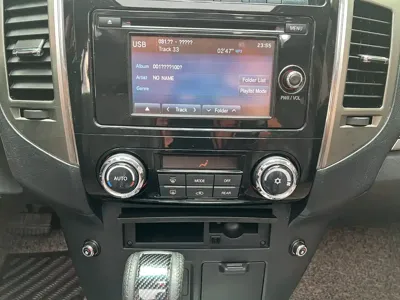 Mitsubishi Pajero (Import)