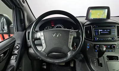 Hyundai Starex