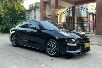 Lynk & Co 03