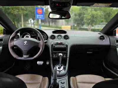Peugeot RCZ