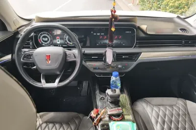 Hongqi HS5