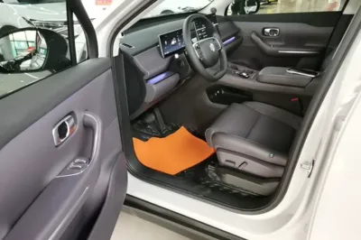 Leapmotor C10