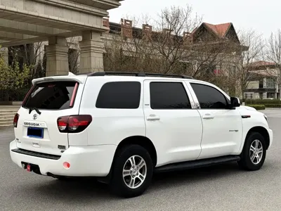 Toyota Sequoia