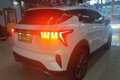 Lynk & Co 06