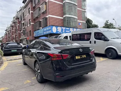 Nissan Teana
