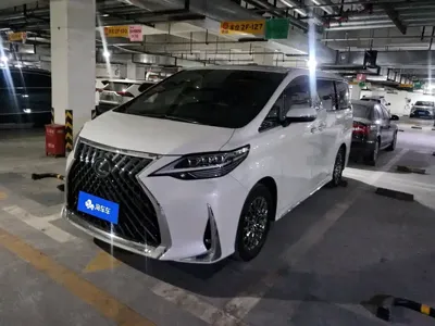 Lexus LM